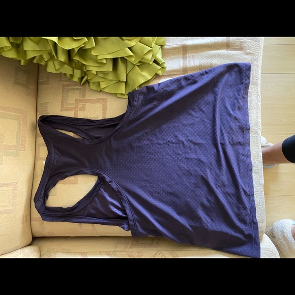 Under Armour Tank Top - Picture 2 of 2